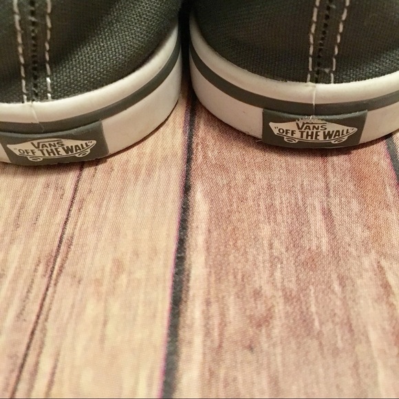 Vans grey canvas tennis shoes size 7 - Picture 3 of 5